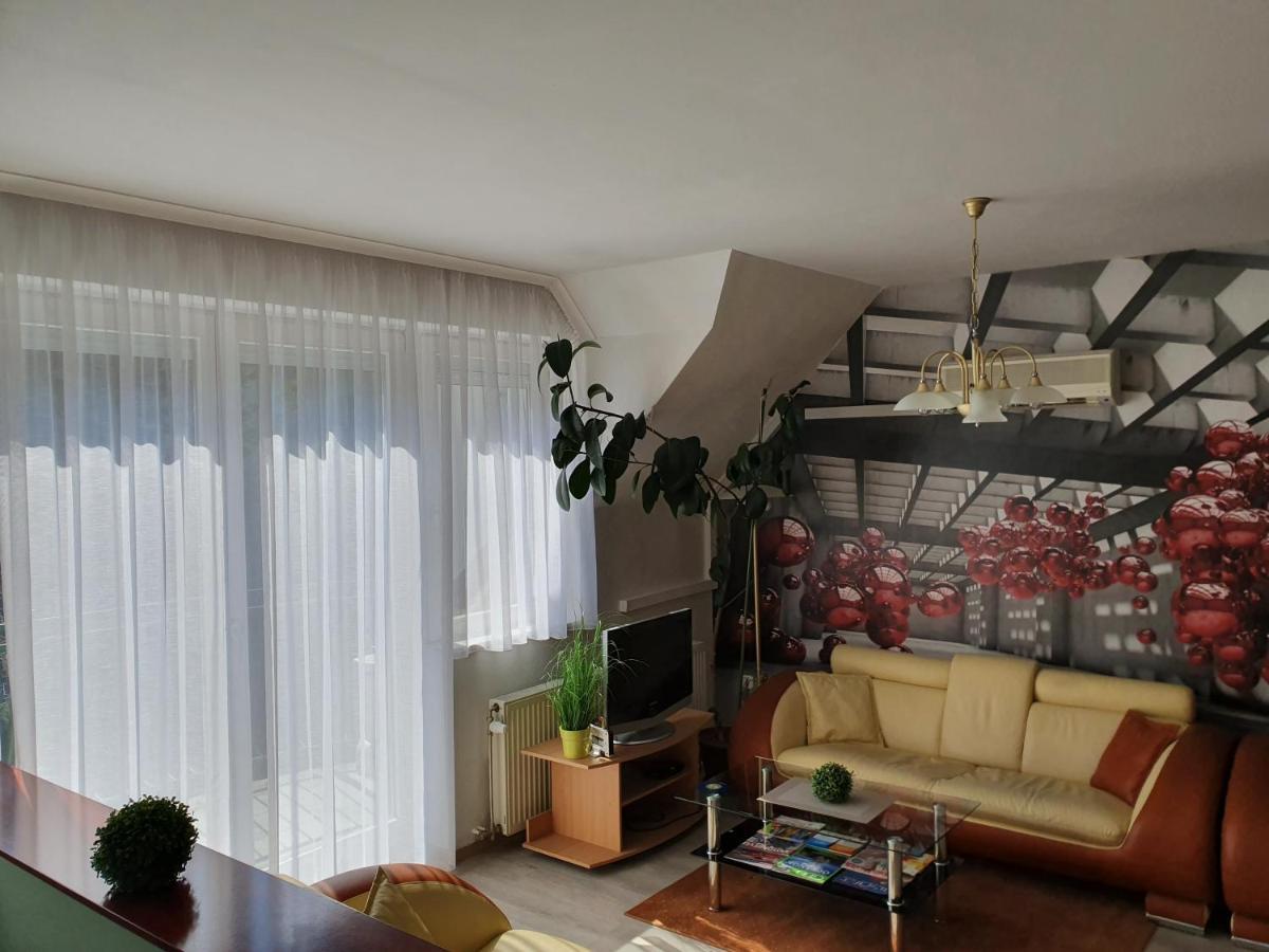 Gyorapartman Exteriör bild