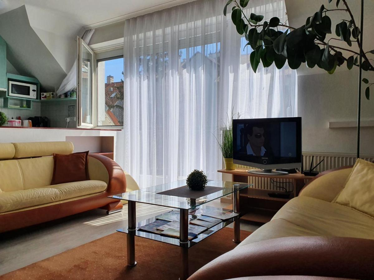 Gyorapartman Exteriör bild