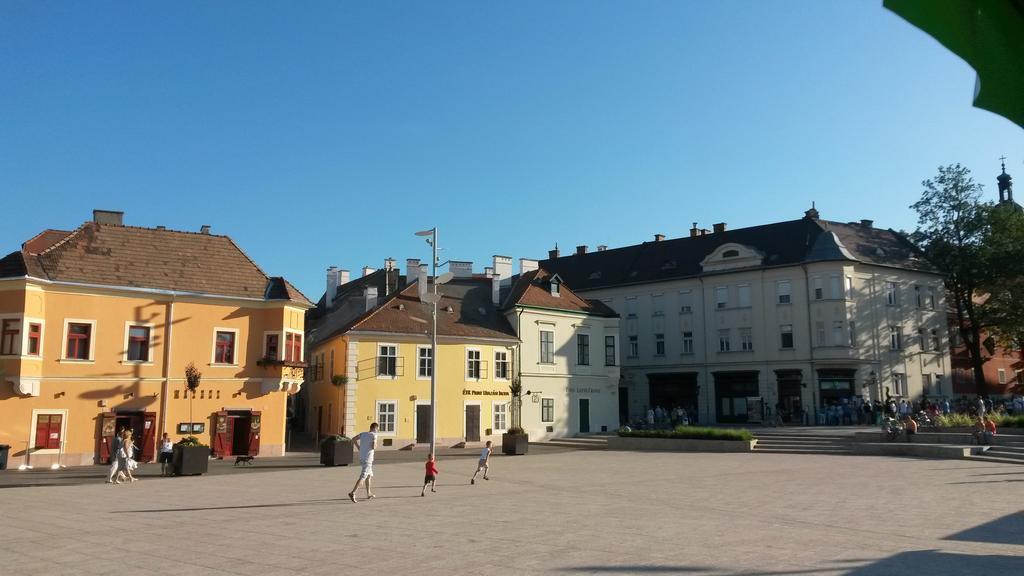 Gyorapartman Rum bild