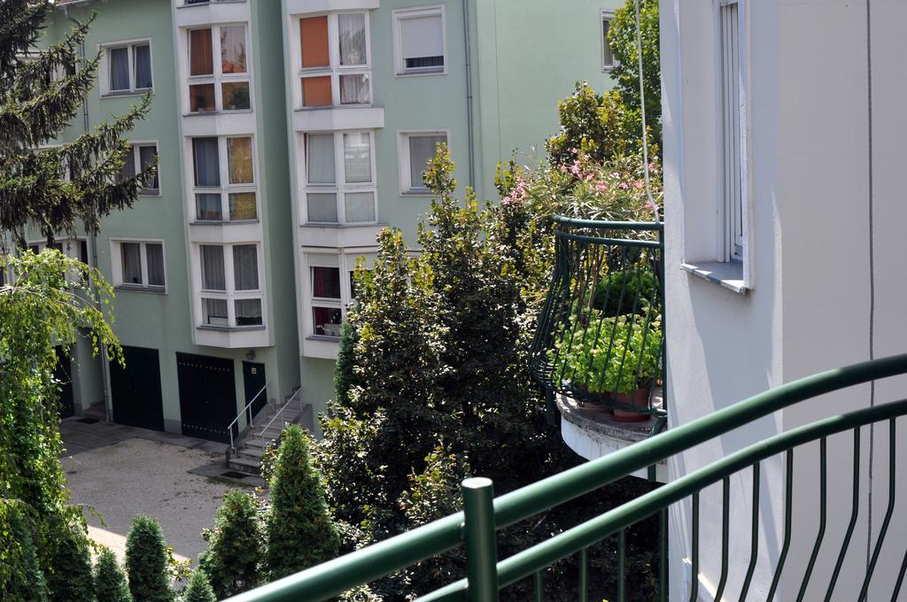Gyorapartman Exteriör bild