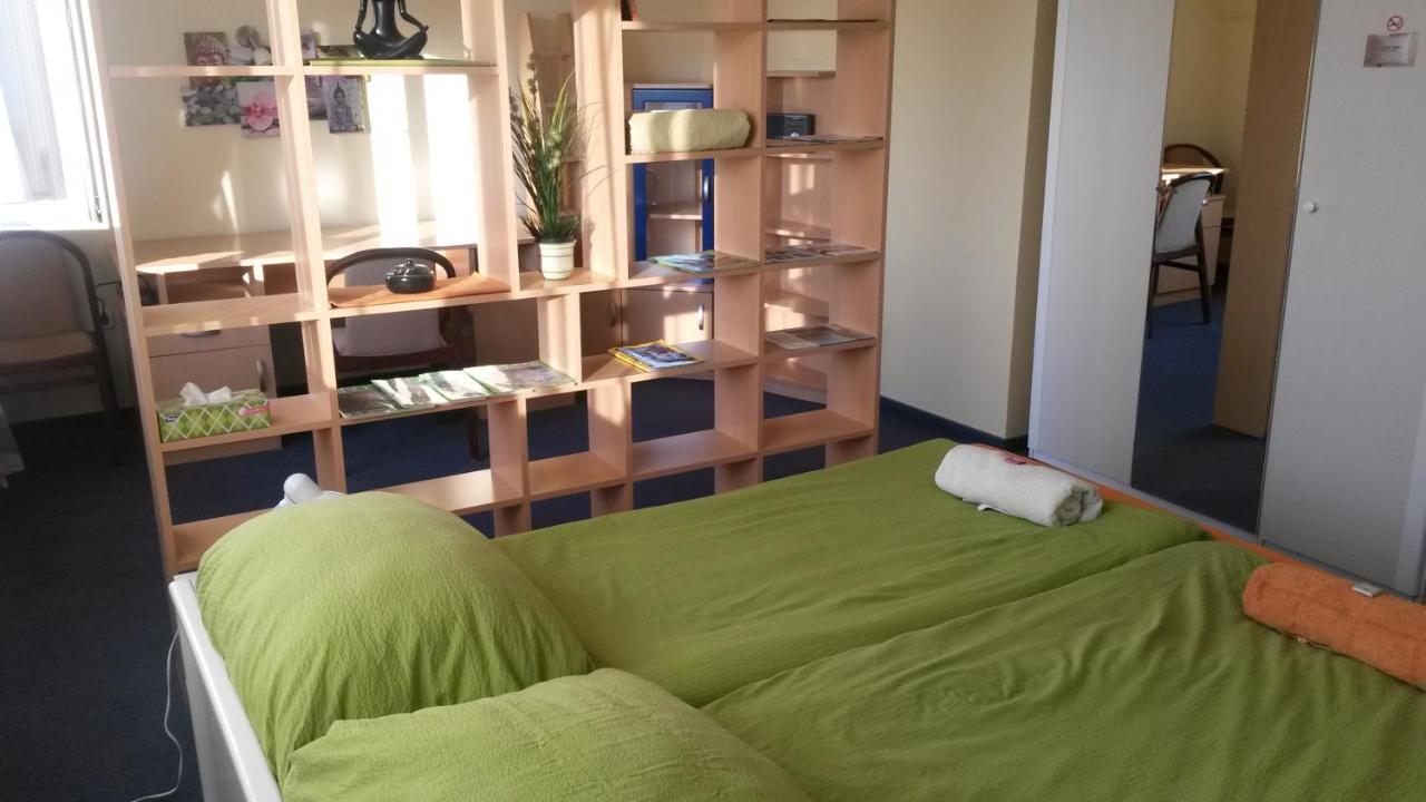 Gyorapartman Exteriör bild